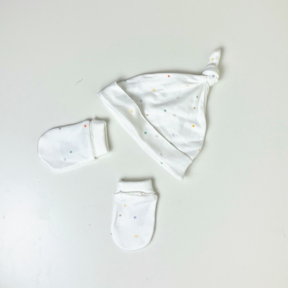 Marks & Spencer Baby's hat and mittens set